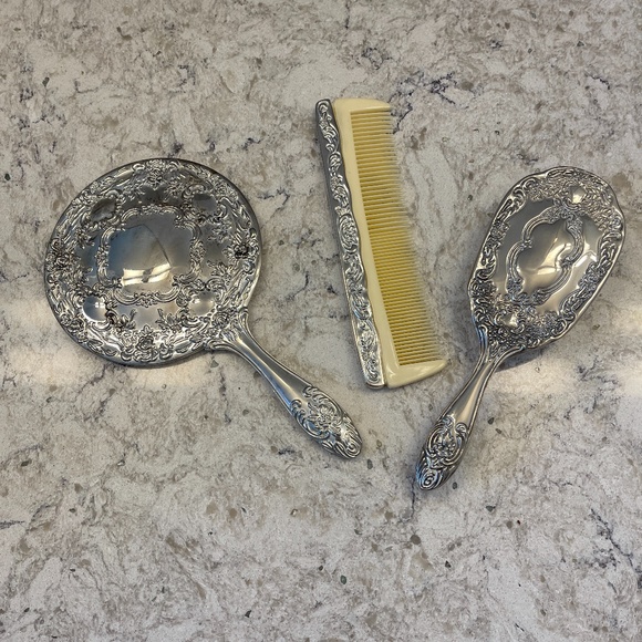 Godinger Other - Godinger Silver Art. Co ltd. Vanity antique set